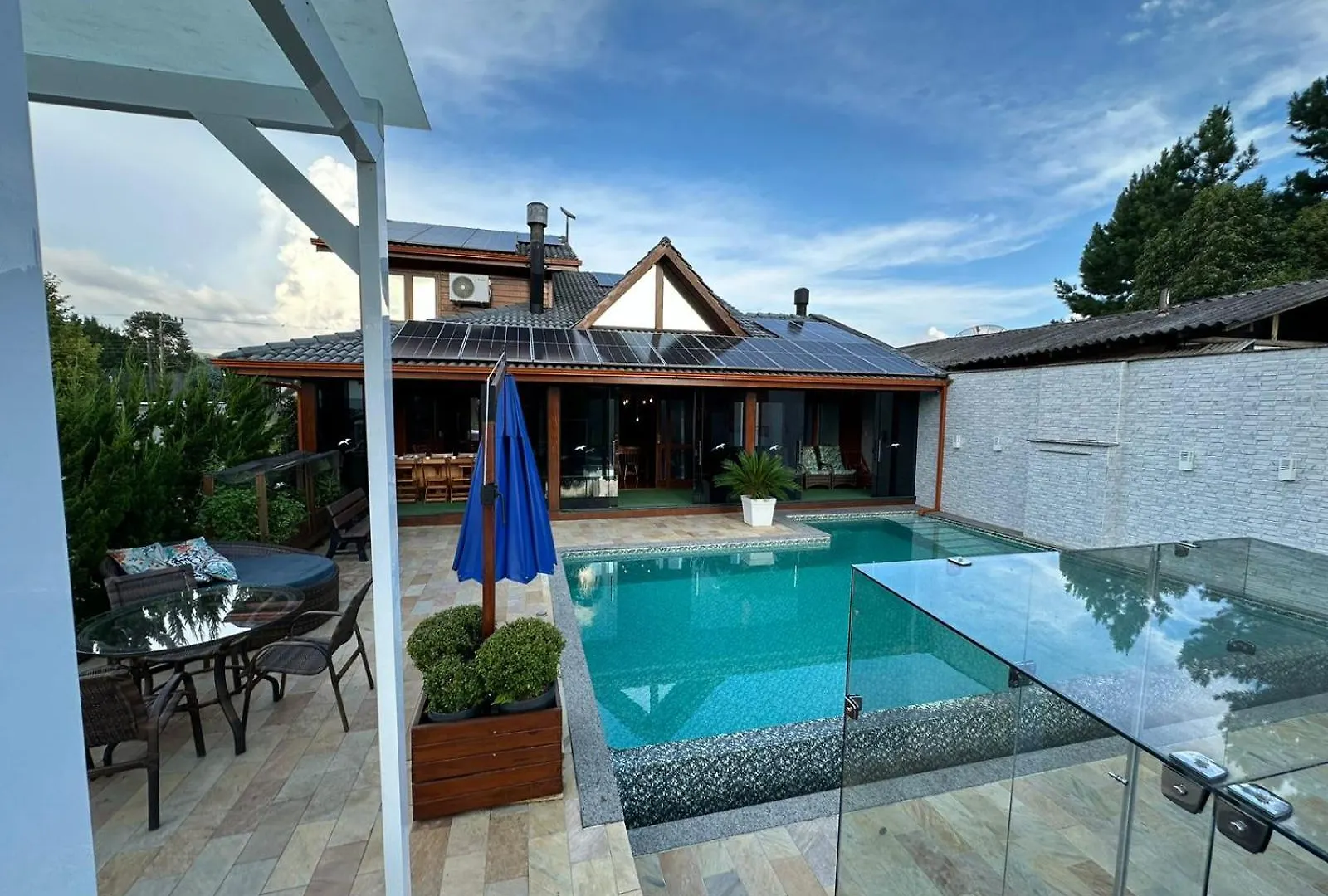 Casa Do Lago Pinhal contacts